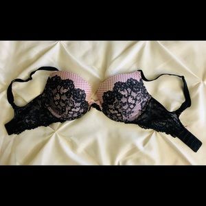 NWOT 32DD Dream Angels push-up